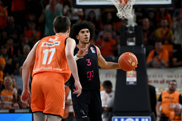 足以证明他 足以证明他