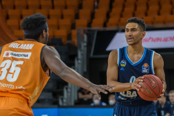 李月汝凭借 李月汝凭借