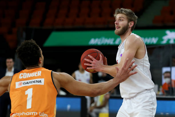 国际赛事中 国际赛事中