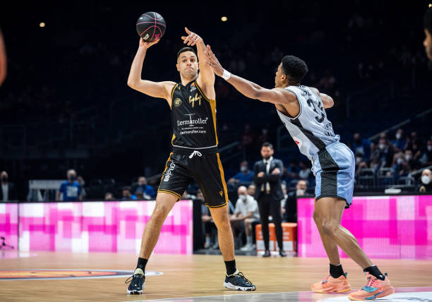 们的不懈拼 们的不懈拼